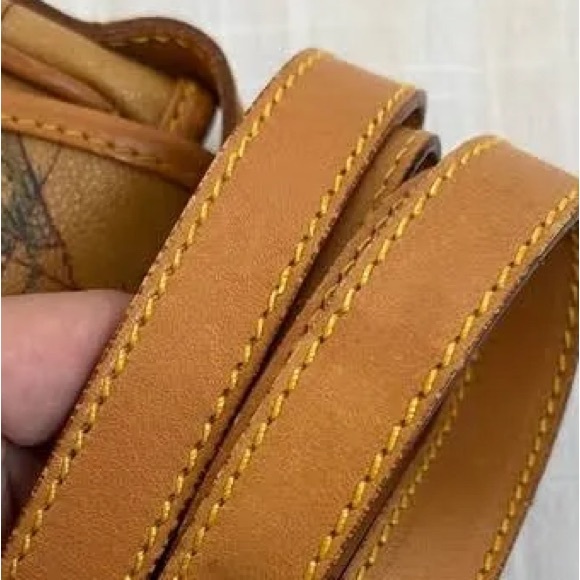 Alviero Martini Prima Classe Shoulder Bag/Crossbody EUC *ONLY FOR CHIARA* - Picture 8 of 16